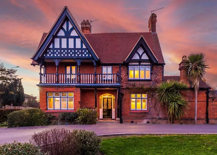 Casa By Grace: Luxury 4-Bed Windsor Home for Groups